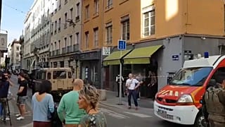 Fransa'nın Lyon kentinde patlama: Polis kayıplara karışan şüpheliyi arıyor