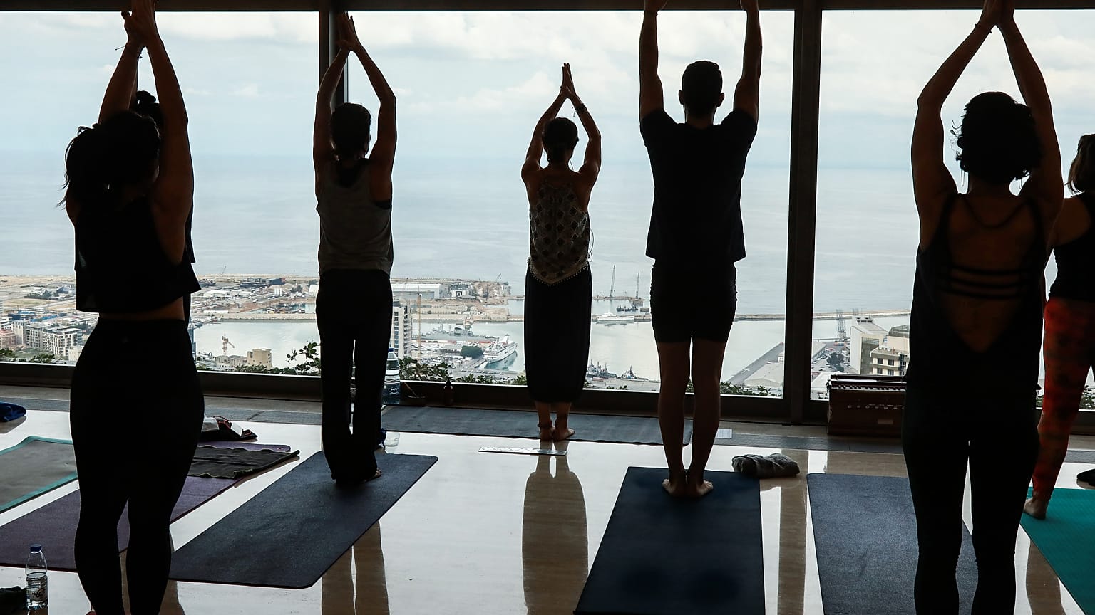 İran'da yoga yapan 30 kişi gözaltına alındı