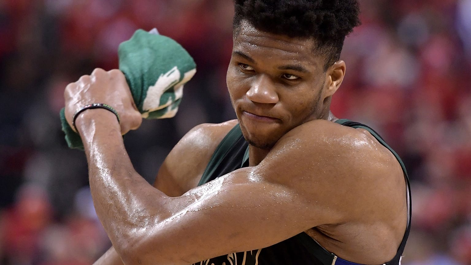 Στο Νο 26 του Forbes ο "Greek Freak" Αντετοκούνμπο 