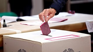 Europeus vão às urnas