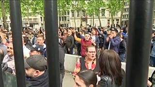 Ουρές πέντε ωρών για τους Ρουμάνους της διασποράς