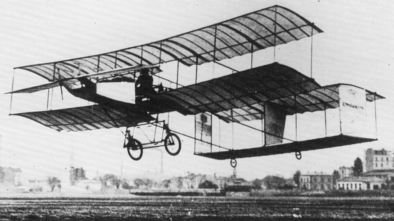 Σαν Σήμερα το 1912 η Ελληνική Πολεμική αεροπορία αποκτά τα πρώτα της αεροπλάνα