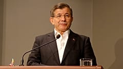 Davutoğlu, katıldığı iftar programında konuştu: Diyarbekir’e gelmek için bahaneye ihtiyacımız yoktur