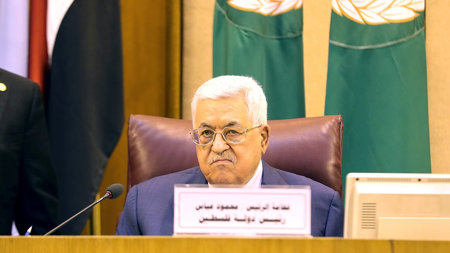 الرئيس الفلسطيني محمود عباس بالقاهرة يوم 21 أبريل نيسان 201