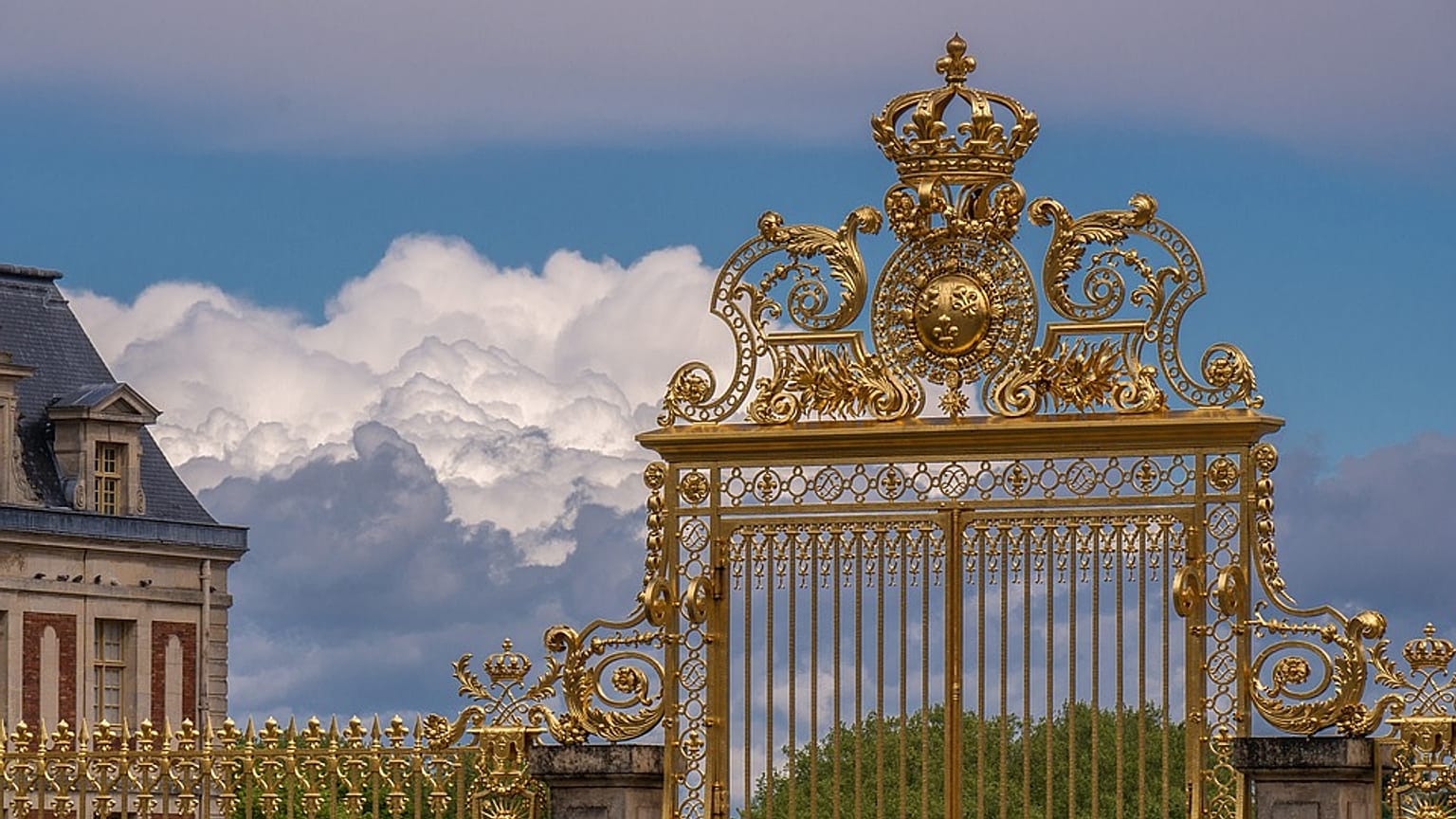 Over 600 guests attend a costume party at the Palace of Versailles