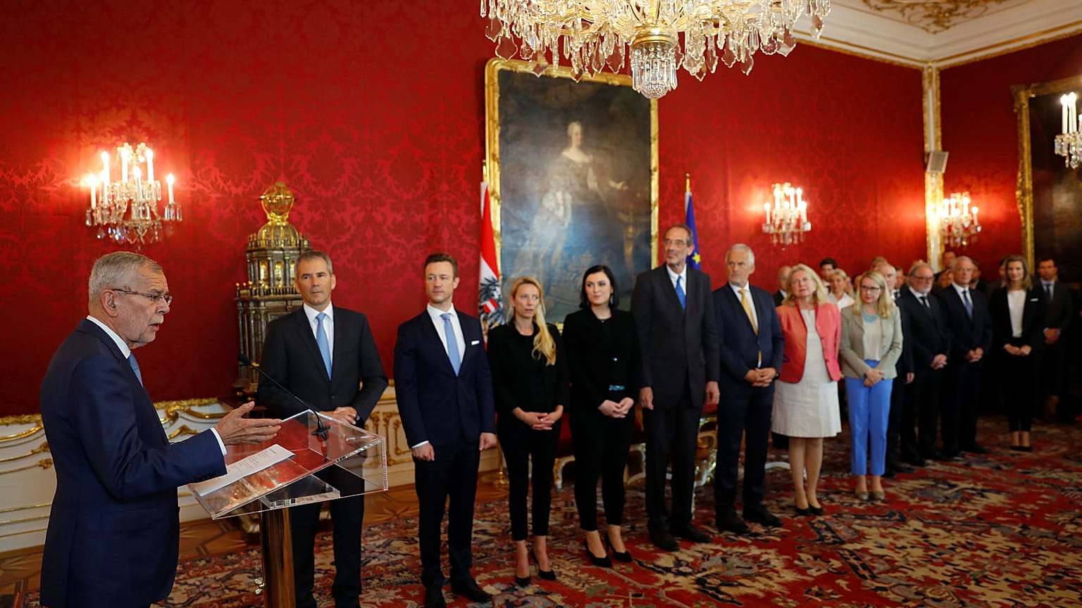 Áustria tem governo provisório