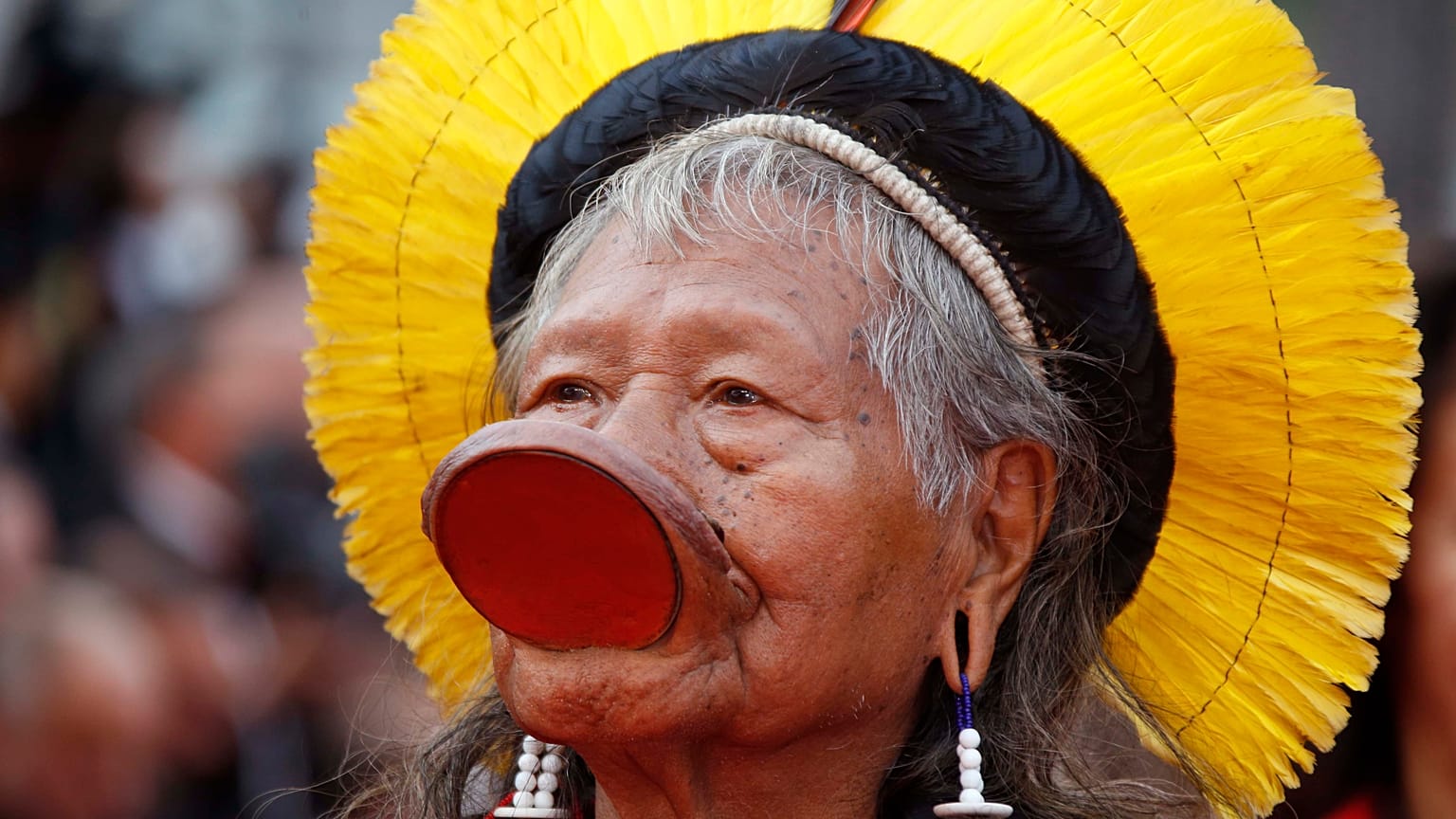 Raoni in Europa per raccontare il dramma dell'Amazzonia