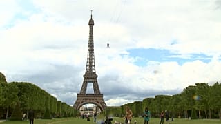 С Эйфелевой башни - на Марсово поле на зиплайне