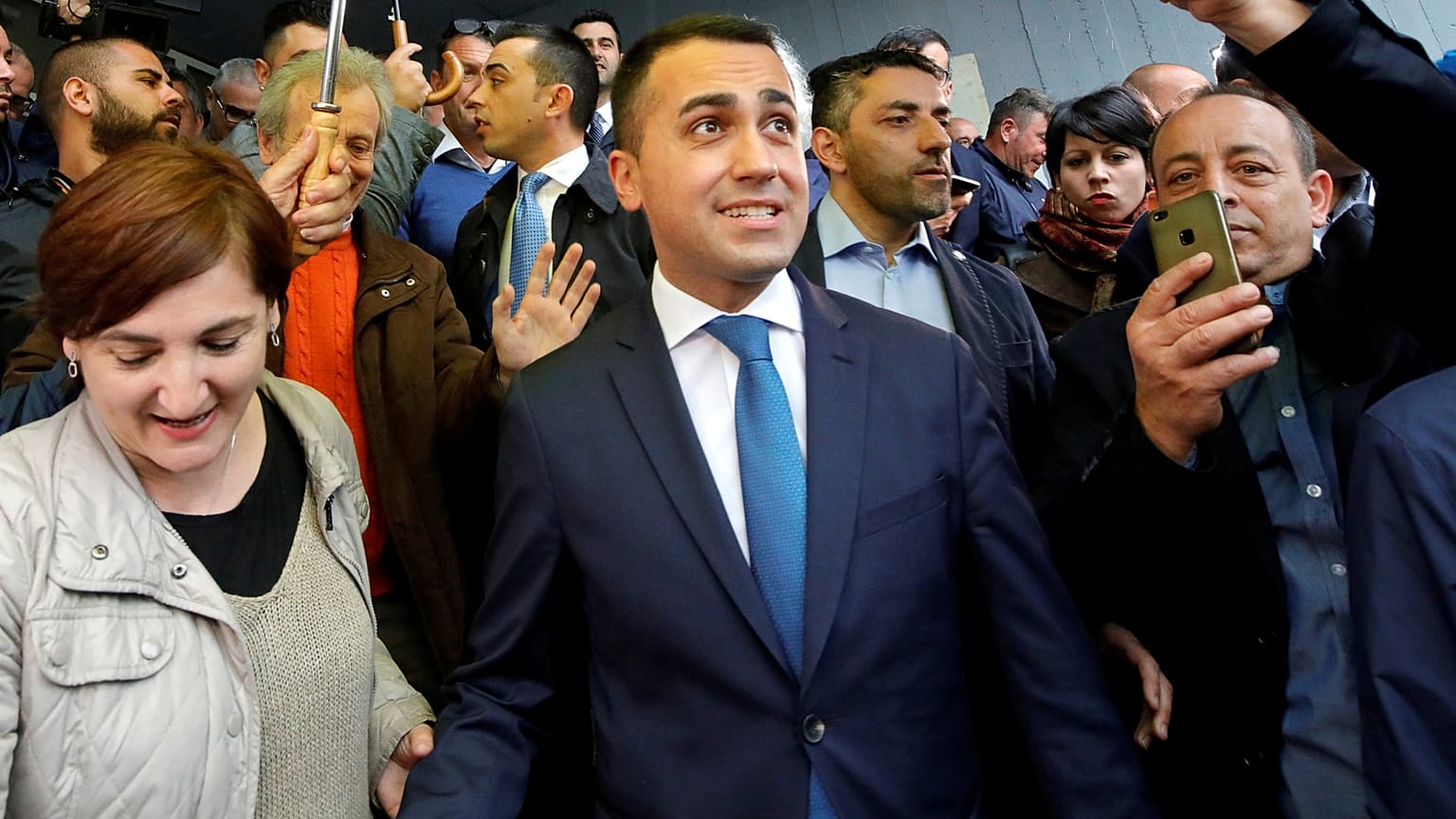 Ο Λουίτζι Ντι Μάιο ζητεί διαδικτυακή ψήφο εμπιστοσύνης