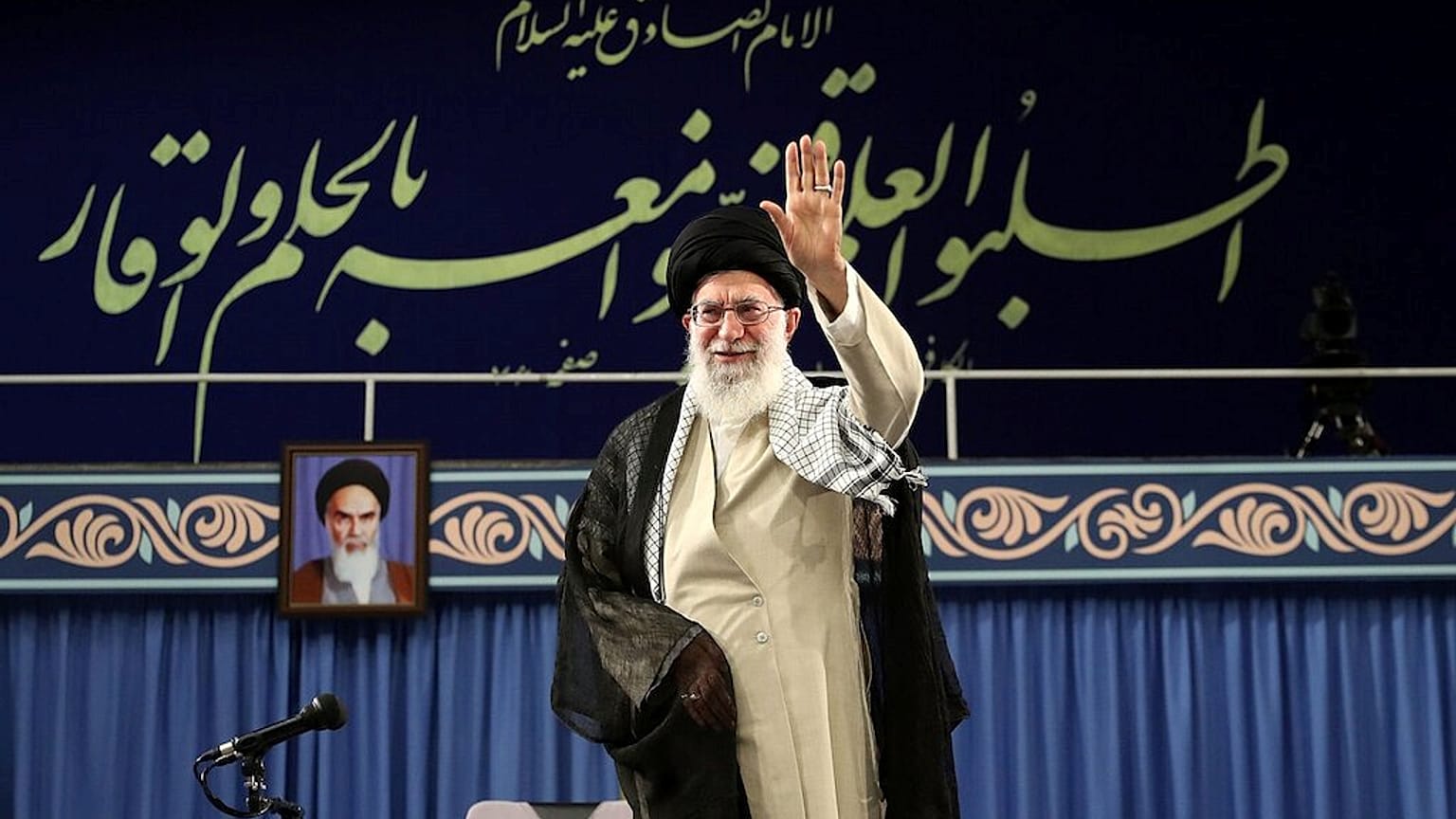 علي خامنئي