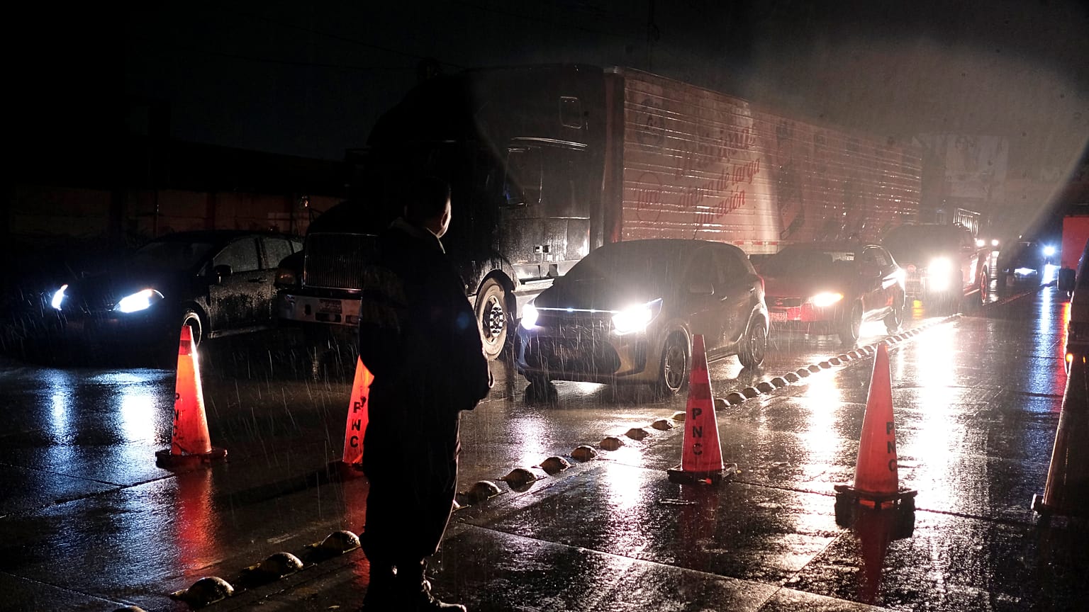 El Salvador levanta la alerta de tsunami tras el terremoto de magnitud 6,8