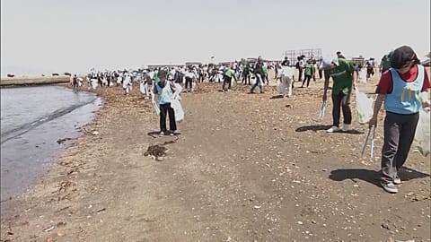 Japan beach clean-up aims to reduce plastic in our oceans