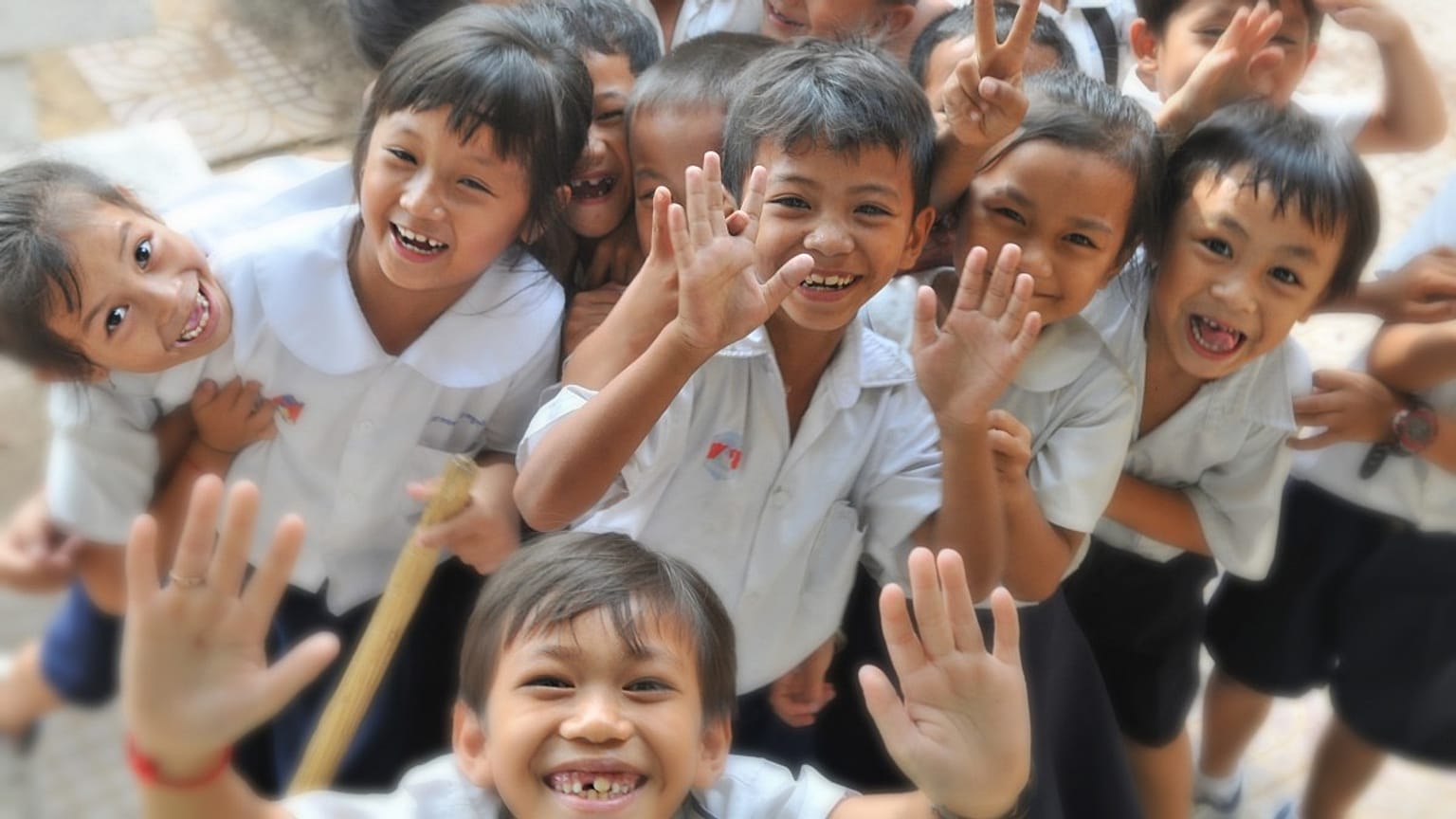 Filipinler'de öğrenciler diploma alabilmek için en az 10 ağaç dikmek zorunda kalacak