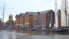 Im Jetsuit über Gloucester
