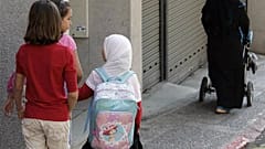 İsveç'te bir belediye 13 yaş altı öğrencilere başörtüsünü yasakladı