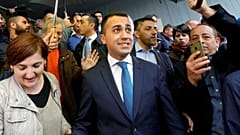 Fünf-Sterne-Chef Luigi Di Maio im Amt bestätigt