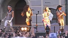 Vengaboys spielen vor 6000 Zuschauern bei Demo in Wien 