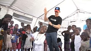 Orlando Bloom e os rostos do ciclone Idai