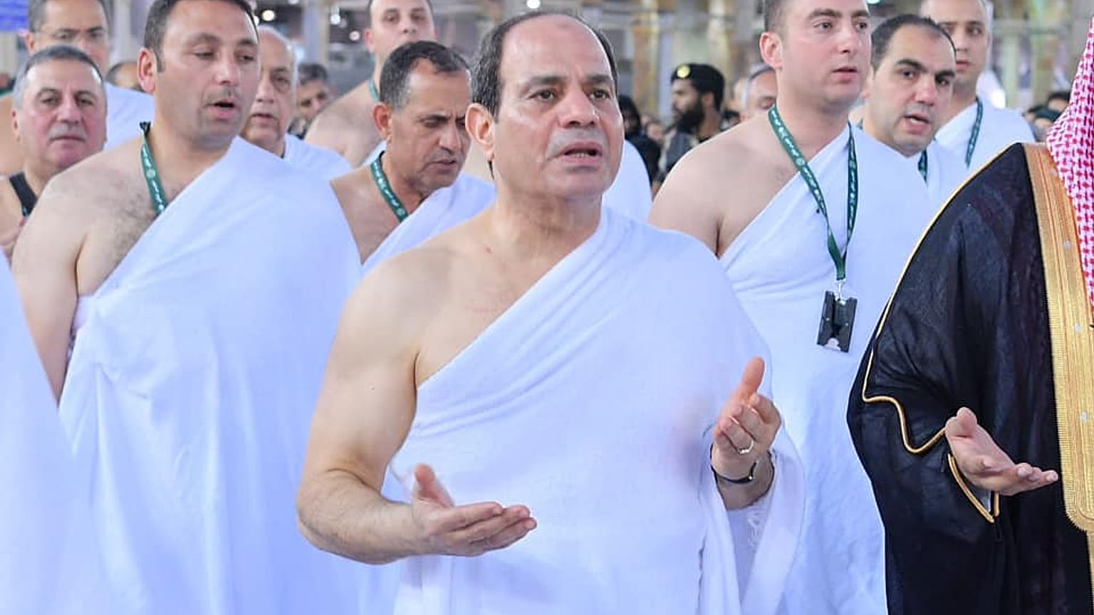 الرئيس المصري عبد الفتاح السيسي خلال تأديته مناسك العمرة