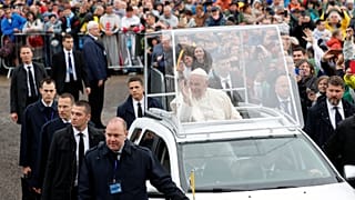 100.000 Gläubige bei Papstmesse in Transsilvanien