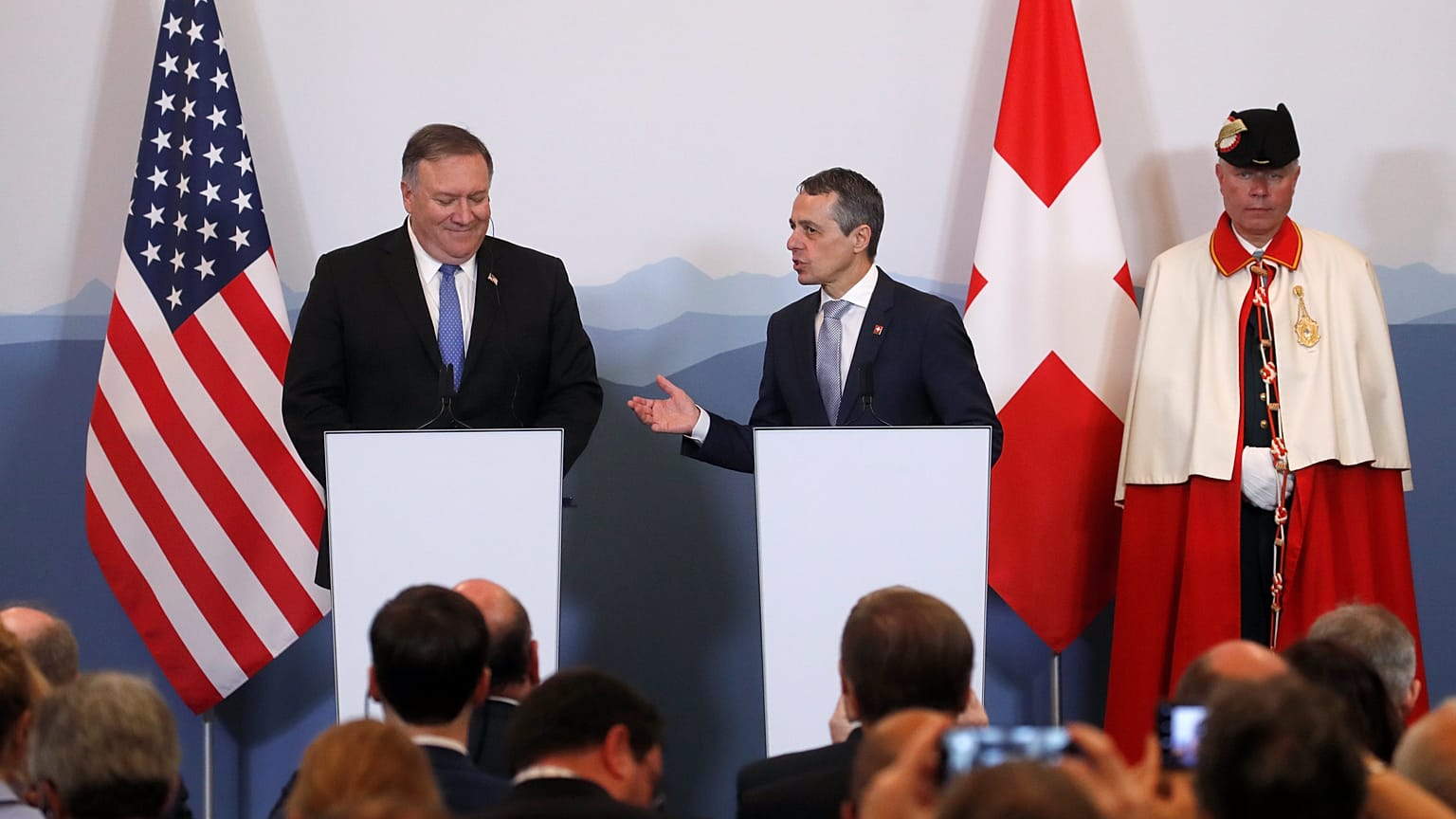 Trump, dispuesto a dialogar "sin condiciones" con Irán