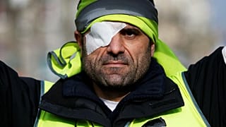 راهپیمایی جلیقه‌زردهای یک چشم و یک دست در فرانسه