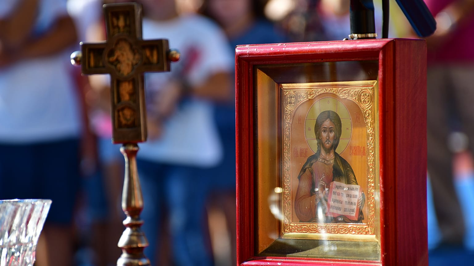 Χίος: Ιερέας επιτέθηκε σε βουλευτή