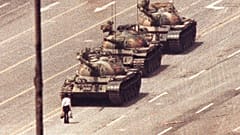Tarihe 'Meçhul asi', 'Tank adam' olarak geçen sembol şahıs / 1989