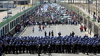به دلیل کافی نبودن شمار نامزدها، انتخابات ریاست جمهوری الجزایر به تعویق افتاد