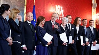 6 Frauen, 6 Männer: Expertenregierung in Wien vereidigt 
