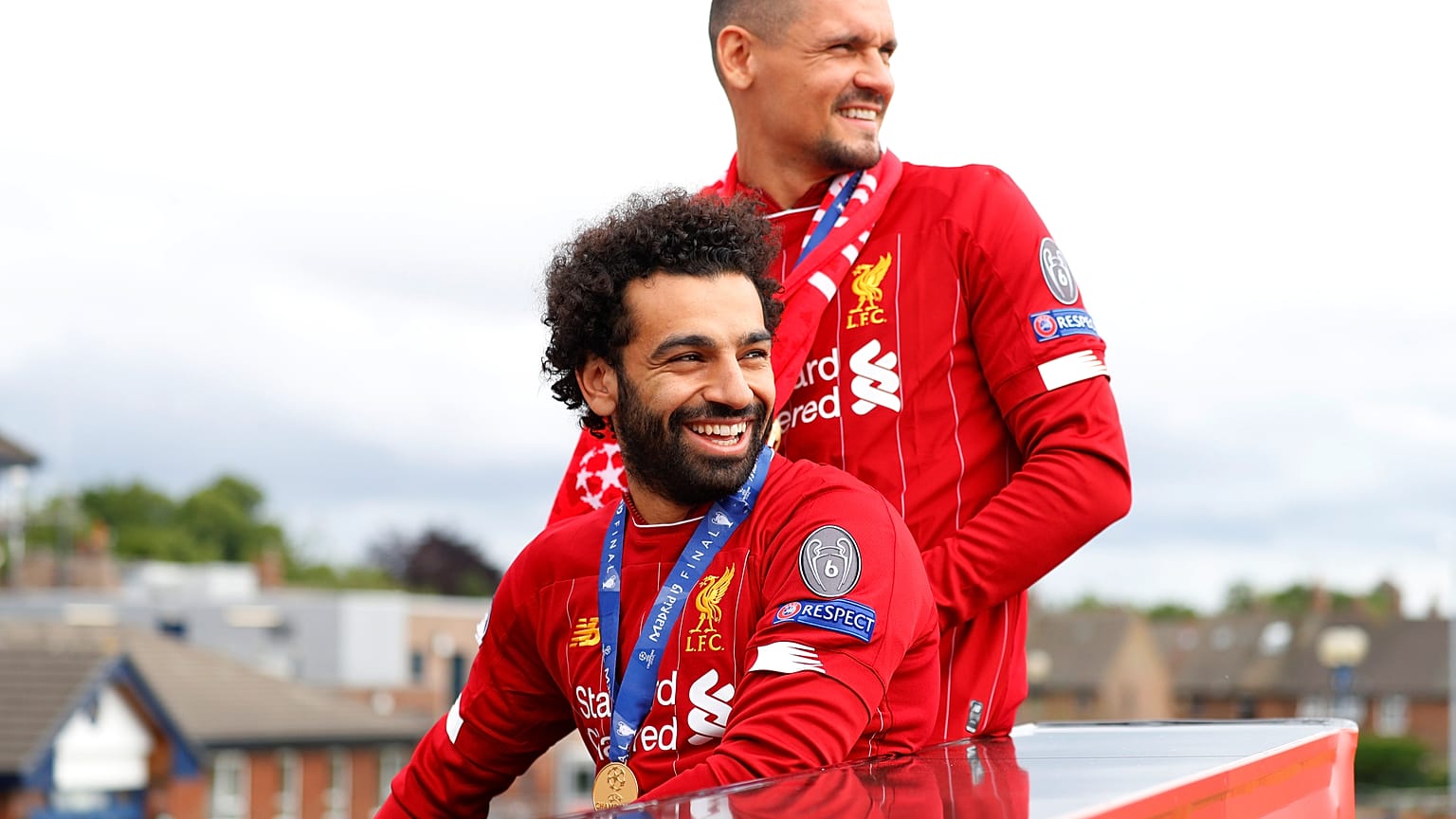 لاعب ليفربول محمد صلاح خلال احتفال فريقه باحراز اللقب دوري ابطال اوروبا