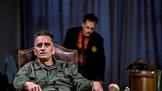 Έλενα Καρακούλη: «Το Himmelweg είναι μια σπουδή πάνω στην απάτη»