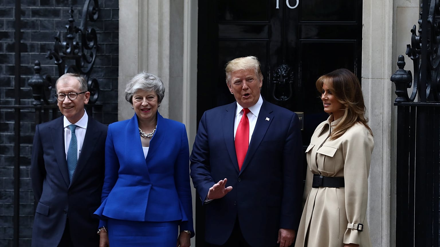 Trump und May schütteln zunächst keine Hände