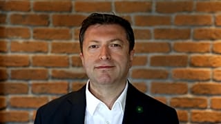 Serdar Kuzuloğlu: Bizim kuşak sanki bir dünya savaşından çıkmış gibi yetiştiriyor çocuklarını