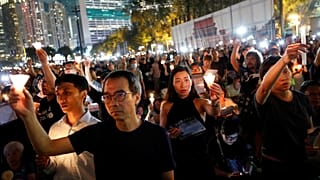 Tienanmen, migliaia a Hong Kong per la fiaccolata a 30 anni dalla repressione