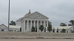 Imagen del templo de La Luz del Mundo en Houston, Texas                    
