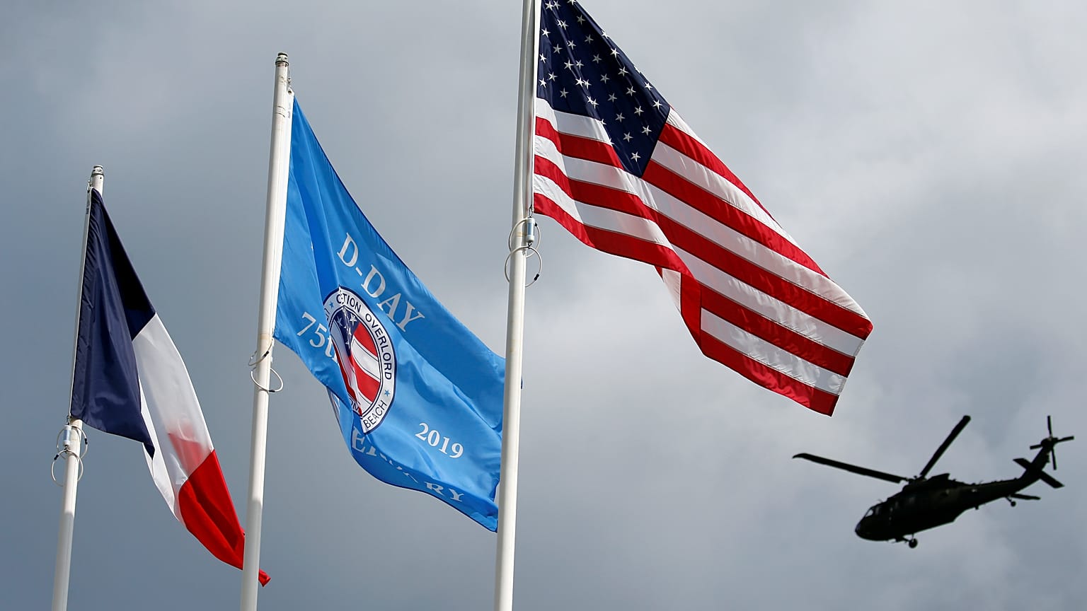 World leaders commemorate 75th anniversary of D-Day in south England