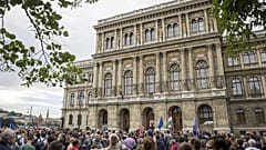 Benyújtották a törvényjavaslatot, elveszik a kutatóintézeteket az MTA-tól
