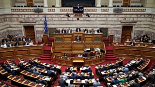 Βουλή: Παραμένει κακούργημα ο βιασμός