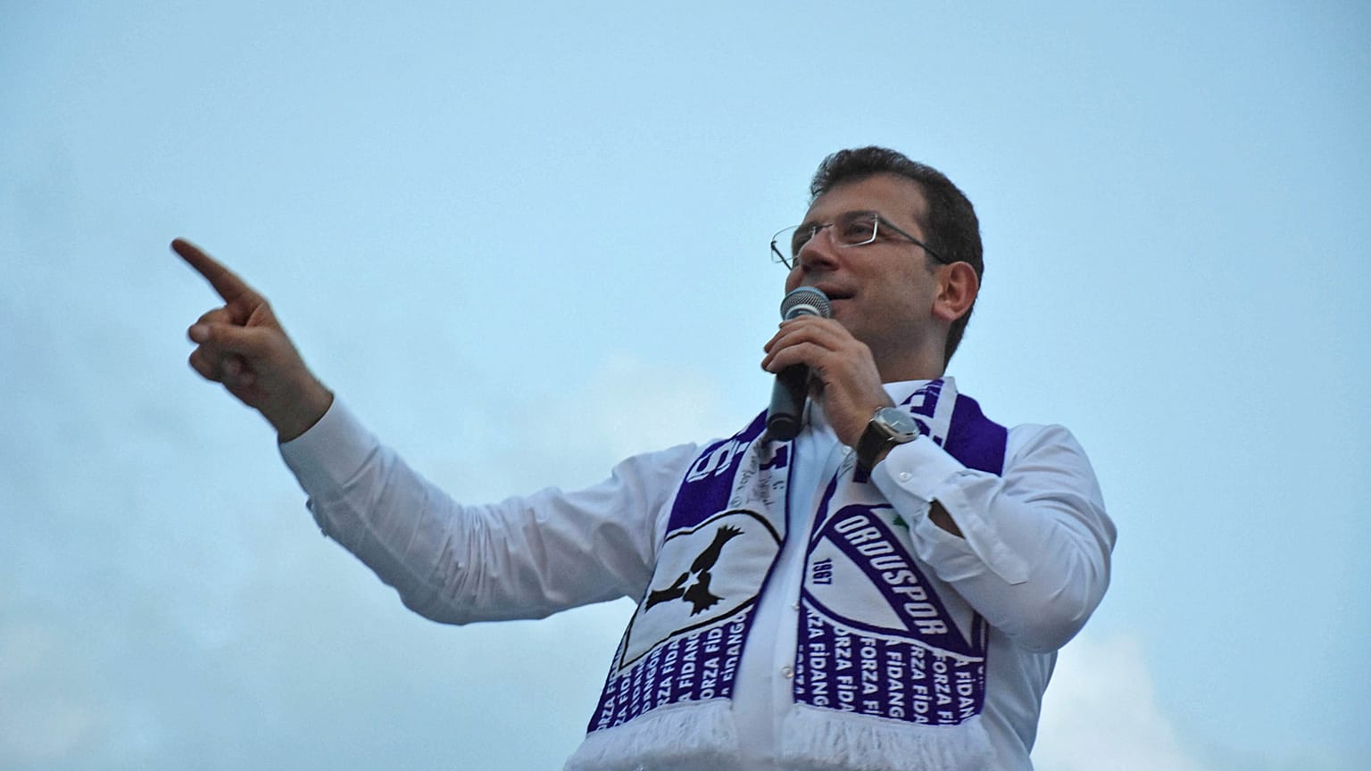 Ekrem İmamoğlu, Ordu Cumhuriyet Meydanı'nda vatandaşlarla buluştu.