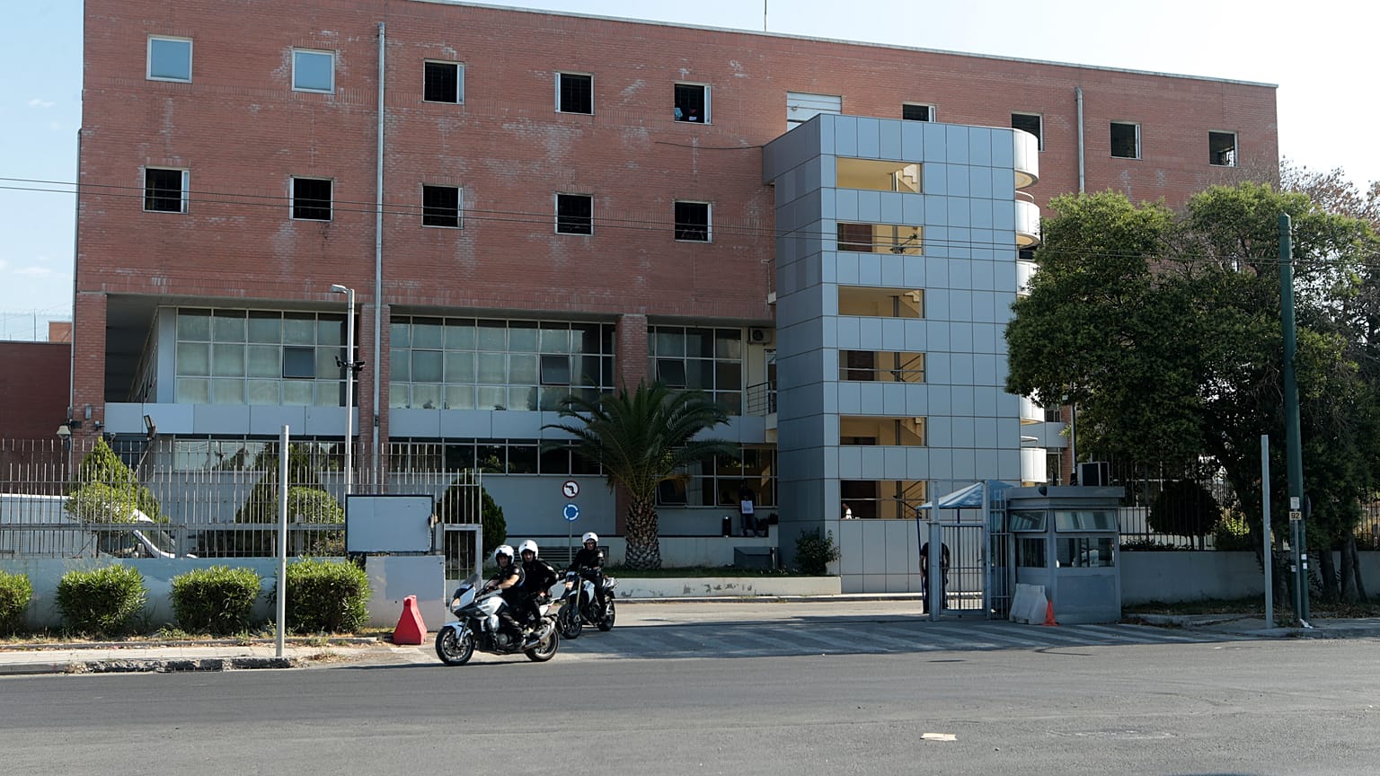 H Διεύθυνση Μεταγωγών στην Πέτρου Ράλλη 