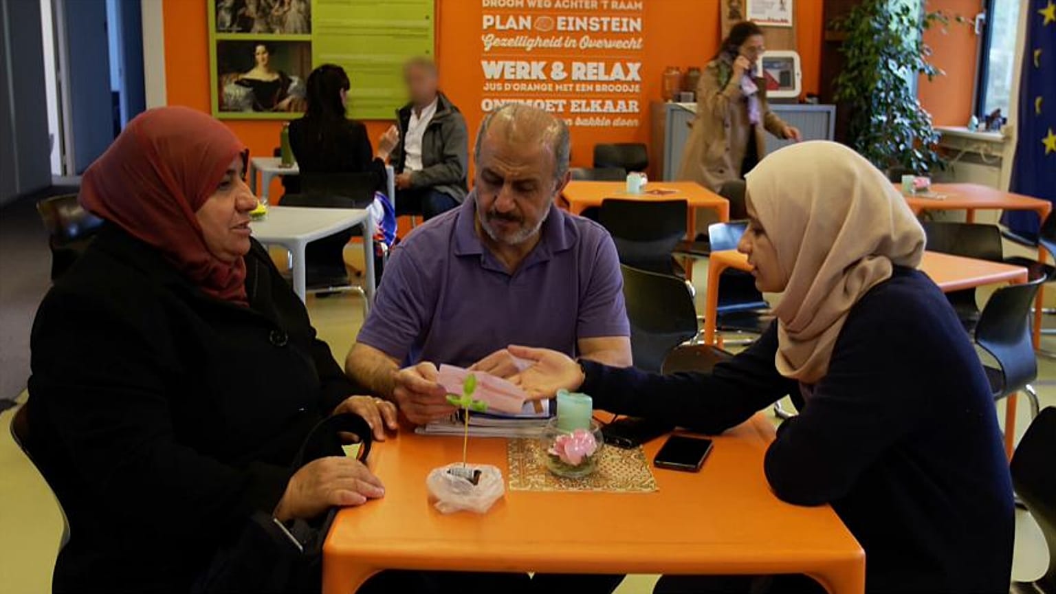 كيف نتحدث بشكل جيد مع أشخاص نقابلهم لأول مرة