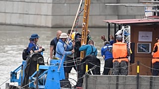 Dunai hajóbaleset: zajlik a kiemelés előkészítése