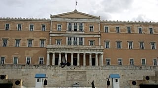 Κατατέθηκε η τροπολογία για την ακύρωση μείωσης του αφορολόγητου- καταργούνται και τα αντίμετρα
