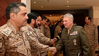 فرمانده سنتكام: نشانه‌ها حاکی از عقب نشینی ایران از مواضعش است