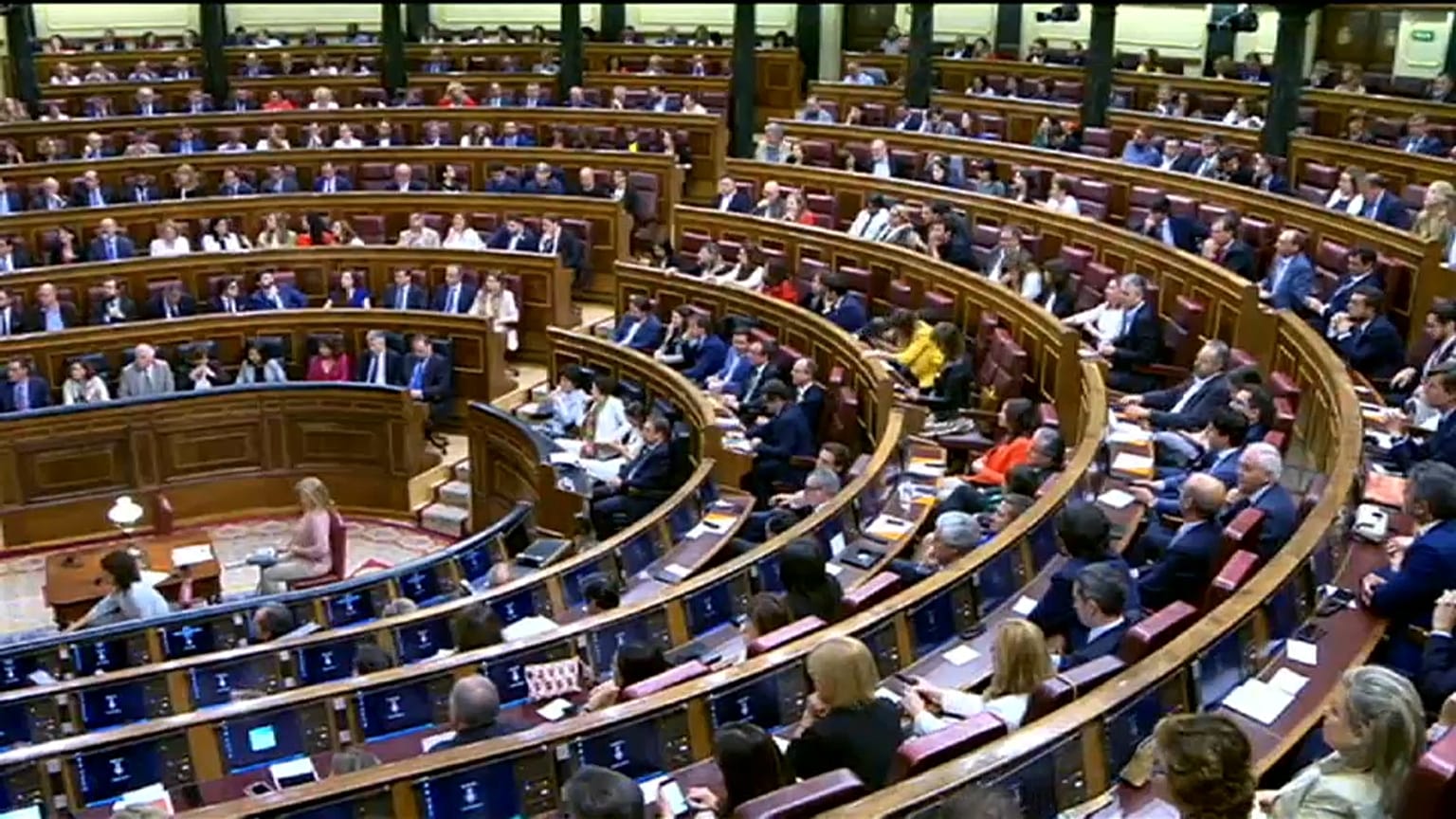 La investidura de Sánchez aguarda el reparto de poder en España
