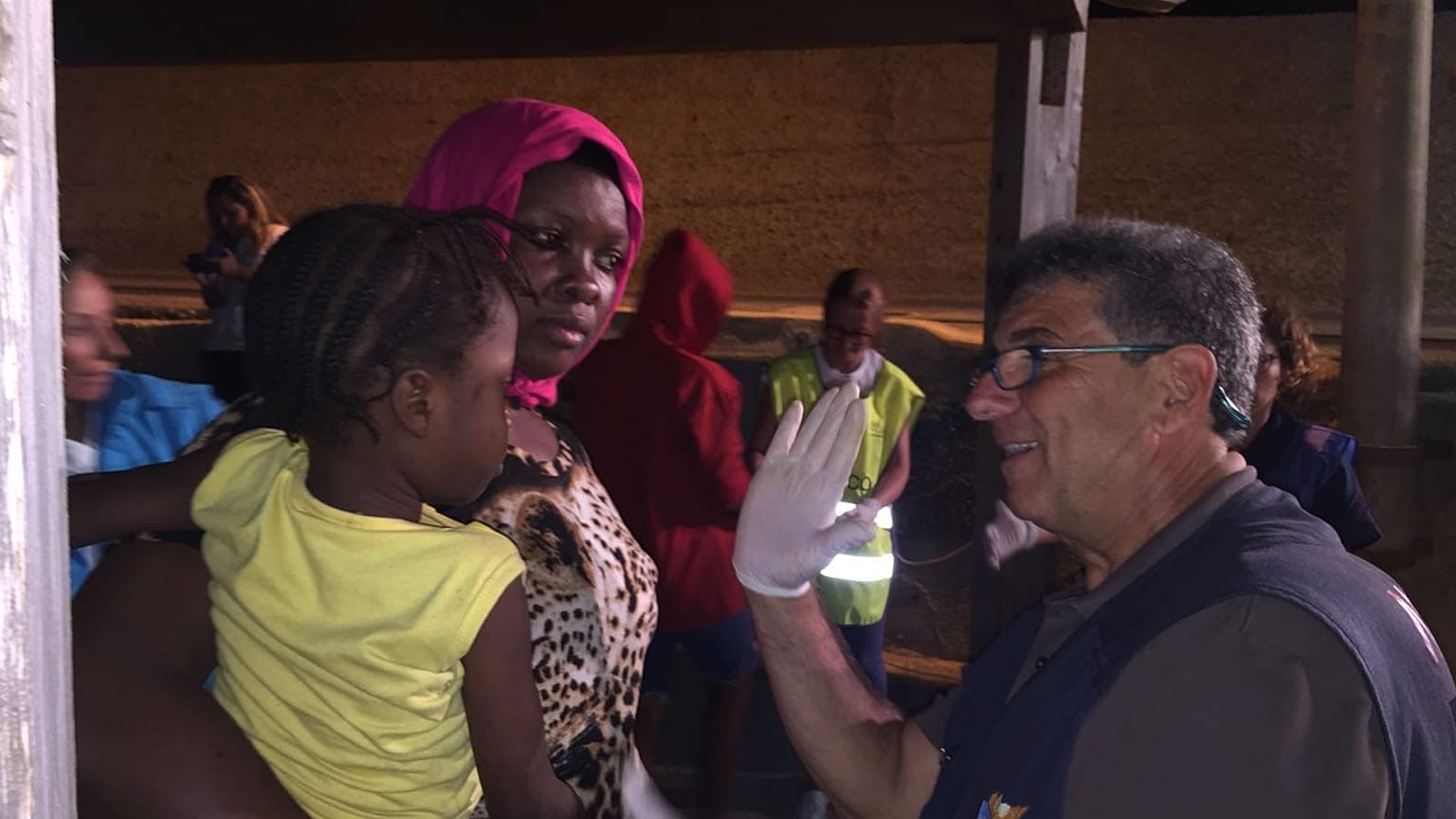 "Come medico ho visto l'orrore". Da Lampedusa a Bruxelles, Pietro Bartolo arriva all'Europarlamento
