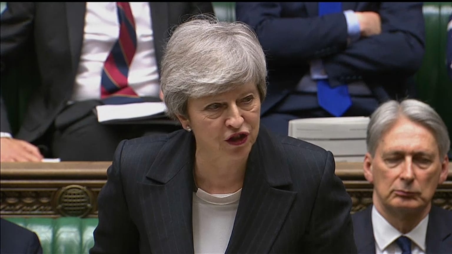 Reino Unido: May à espera do senhor que se segue