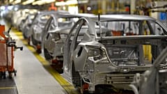 Trump’s plan to ease pollution rules challenged – by carmakers