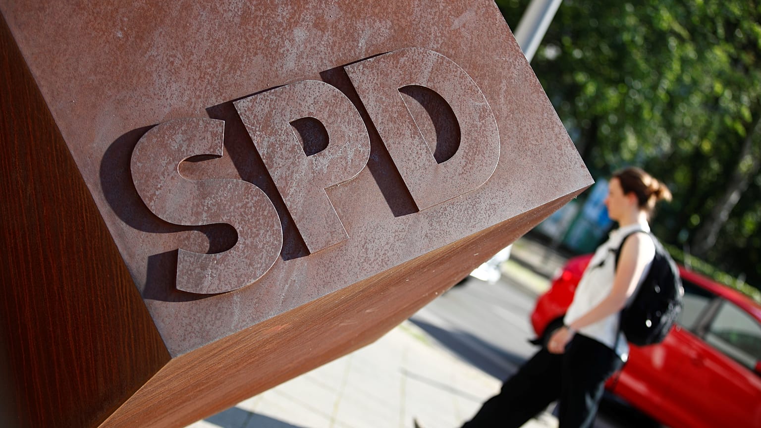 Almanya'da büyük koalisyon sarsılıyor: Yeşiller'in yükselişiyle SPD gözünü sol ittifaka çevirdi